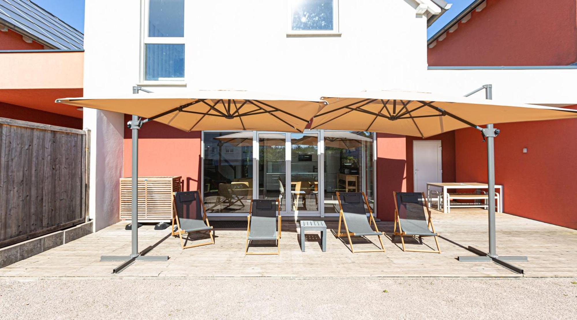 LES MAISONS SOLAIRES 4 Gîtes pour 8 à 16 pers Contact O6614O9II9 Griesheim-près-Molsheim Chambre photo