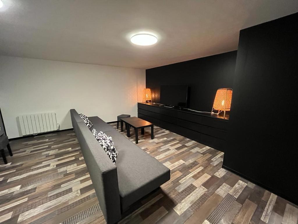LES MAISONS SOLAIRES 4 Gîtes pour 8 à 16 pers Contact O6614O9II9 Griesheim-près-Molsheim Chambre photo
